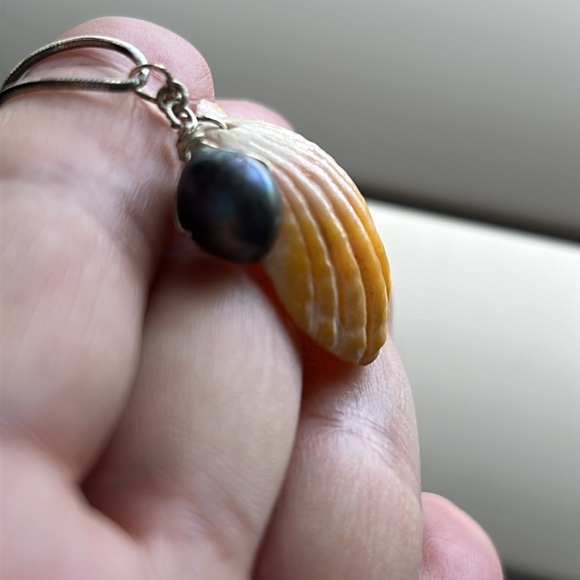 🖤Hawaii Sunrise Shell handcrafted necklace - Picture 4 of 11